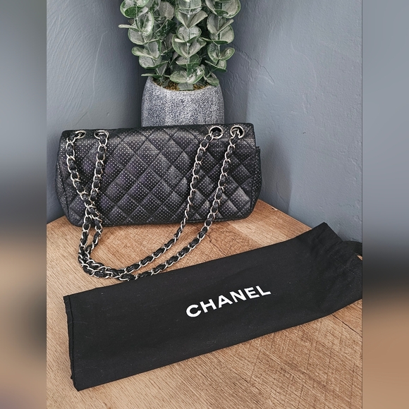 CHANEL East West Lambskin Quilted Bag - Picture 2 of 11